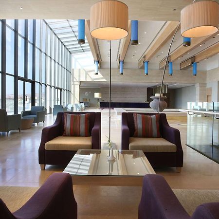 Hilton Dead Sea Resort & Spa Sweimeh Екстериор снимка The lounge at the airport