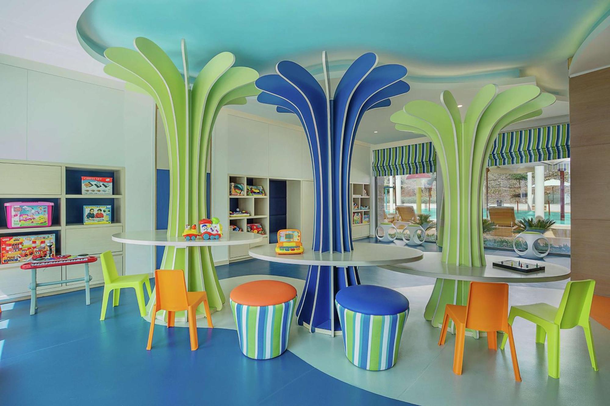 Hilton Dead Sea Resort & Spa Sweimeh Екстериор снимка The interior of the children's club at the Sheraton Jumeirah Hotel, Dubai, United Arab Emirates