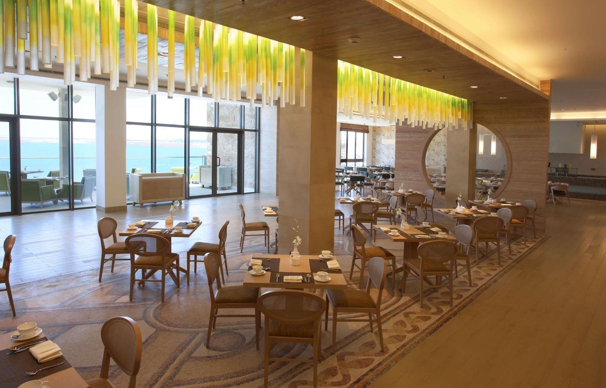 Hilton Dead Sea Resort & Spa Sweimeh Екстериор снимка The restaurant