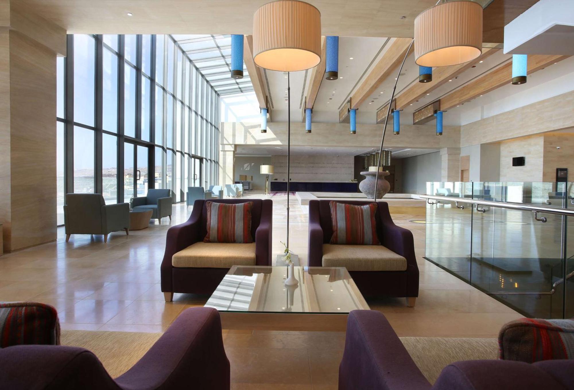Hilton Dead Sea Resort & Spa Sweimeh Екстериор снимка The lounge at the airport