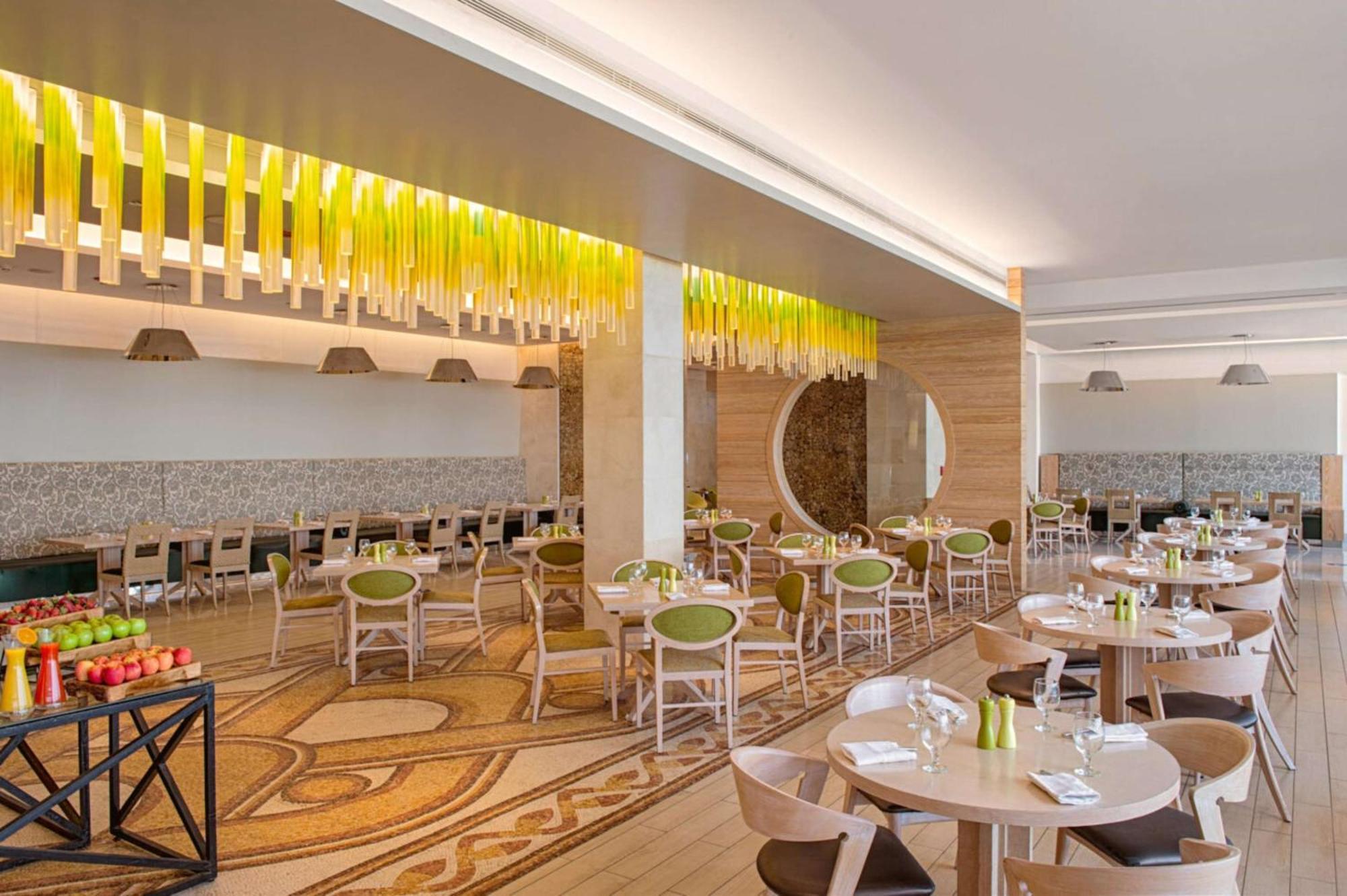 Hilton Dead Sea Resort & Spa Sweimeh Екстериор снимка The restaurant