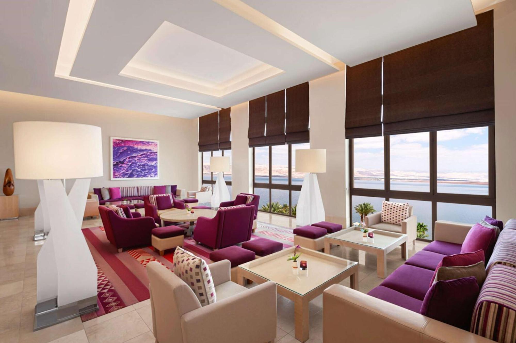 Hilton Dead Sea Resort & Spa Sweimeh Екстериор снимка The lounge at the airport