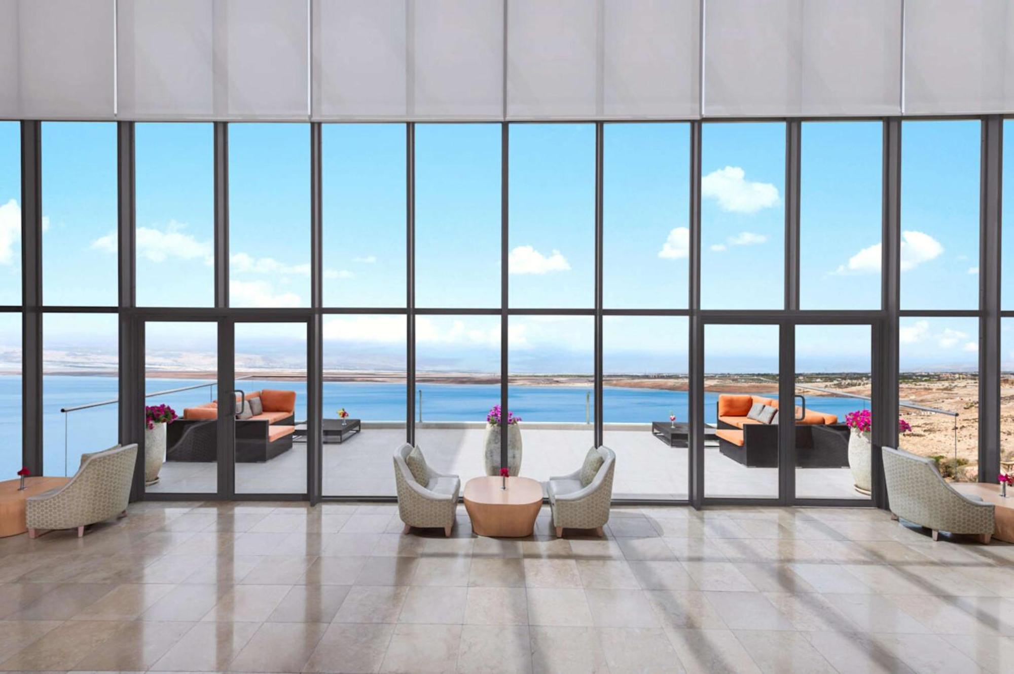 Hilton Dead Sea Resort & Spa Sweimeh Екстериор снимка The Dead Sea view from the lobby